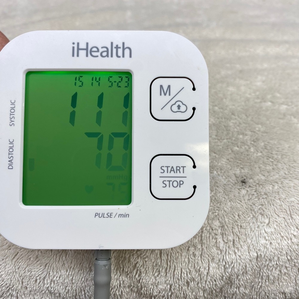 iHealth Track Smart Upper Arm Blood Pressure Monitor Bluetooth KN-550BT White